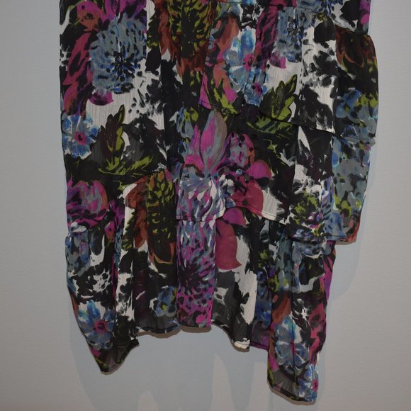 Willow & Clay Floral Sequin Tunic Size Medium - Picture 3 of 5